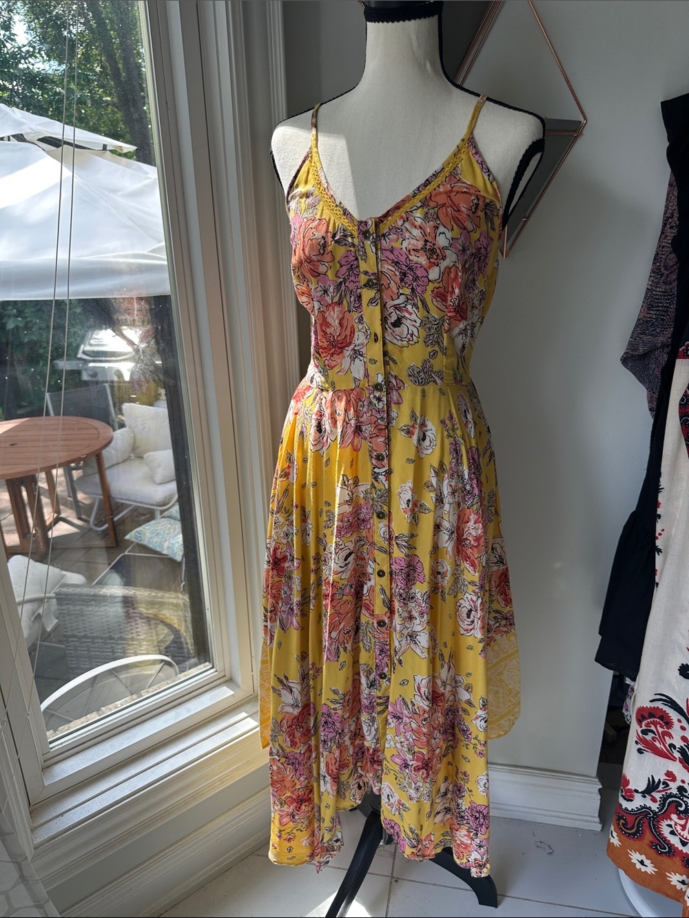 ANGIE Floral Yellow Pink Button-Front V-Neck Handkerchief Hem Dress Size Small